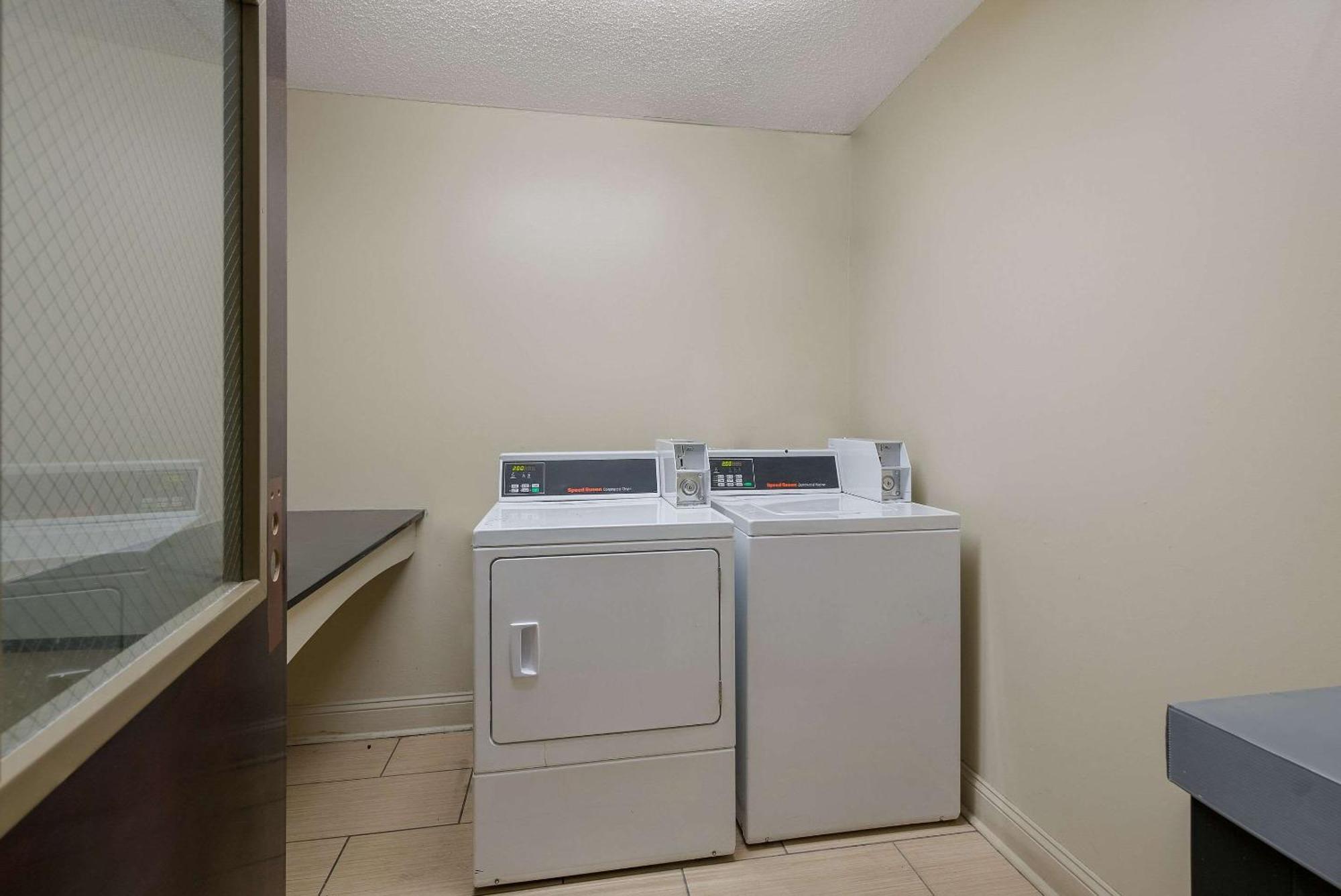 Comfort Inn Fayetteville I-95 المظهر الخارجي الصورة