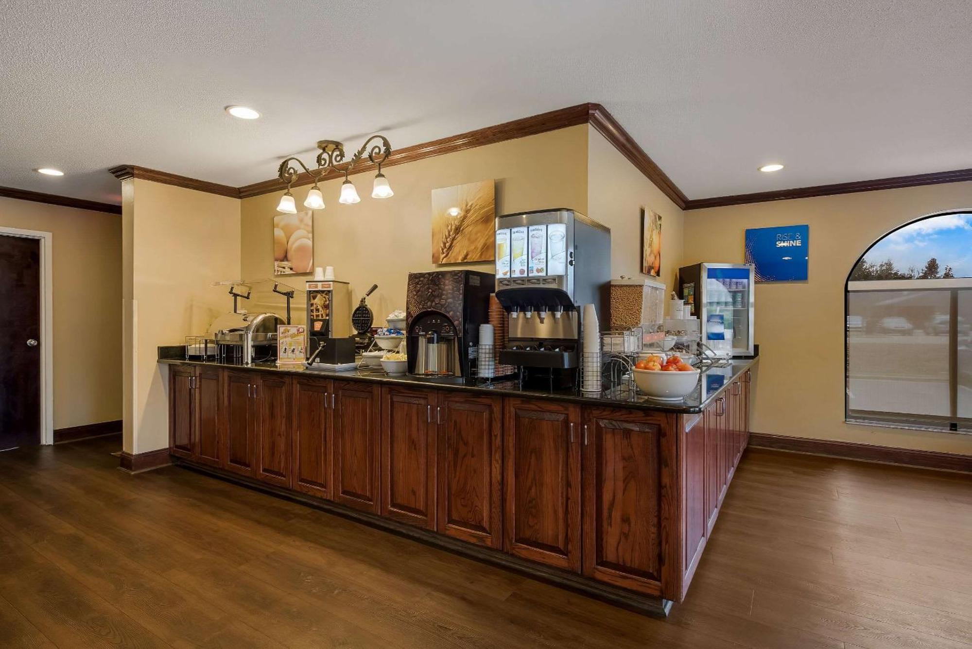 Comfort Inn Fayetteville I-95 المظهر الخارجي الصورة