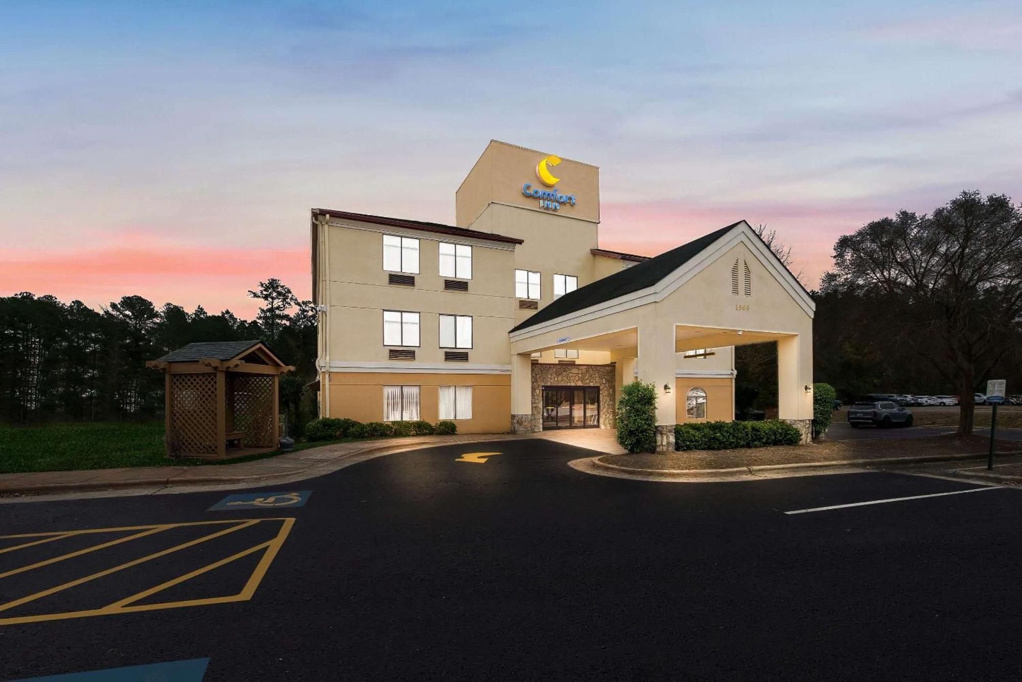 Comfort Inn Fayetteville I-95 المظهر الخارجي الصورة